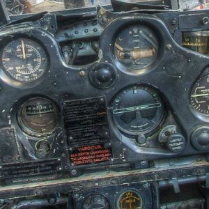 bw372dash.jpg