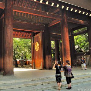 shinmon-gate-yasukuni-shrine-big_zps56da5231.jpg