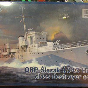 IBG_ORP_Slazak_Hunt-Class_Destroyer.jpg