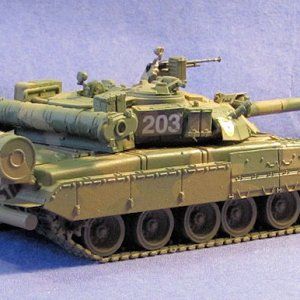 Russian_T-80U_Tank_II.jpg