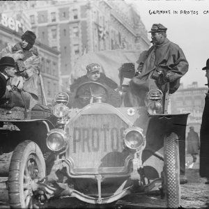 New_York_to_Paris_race_Germans_in_Protos_car2C_New_York.jpg