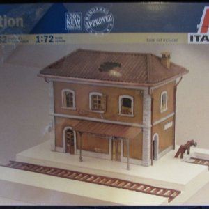 Italeri_Train_Station.jpg