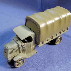 US_Army_MACK_Truck_Cargo_Late_III.jpg