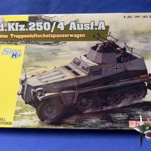 Dragon6878SdKfz250-4AusfAbox.JPG