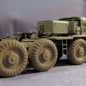 Russian_MAZ-537_Tractor_II.jpg