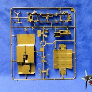 Italeri6504LMVLinceSprueTreeArear.JPG