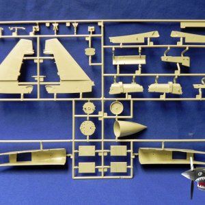 KH80142Su35SprueTreeD2.JPG