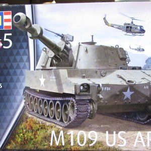 Revell_M-109_US_Army.jpg