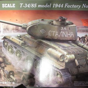 Trumpeter 1-16 Scale T-34-85 Model 1944 Factory No.174.jpg