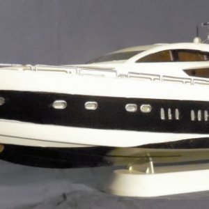 Sunseeker Predator 108 I.jpg