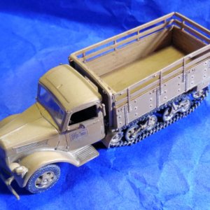 German Maultier Halftrack III.jpg