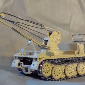 German SdKfz 9 with Crane Late II.jpg