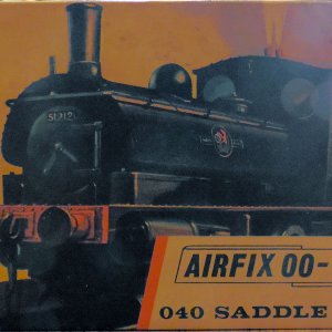 Airfix 040 Saddle Tank Train Engine.jpg