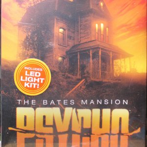 Polar Lights Psycho House .jpg