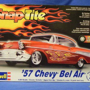 Revell57ChevyBelAir00.jpg