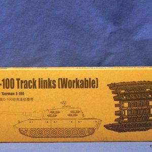 TR02049E100TracksBoxArt.JPG