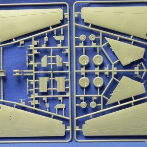 Trumpeter48MiG23MSprueC1C2front.JPG