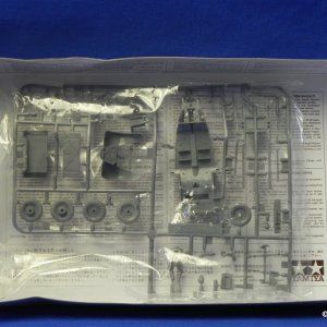 Tamiya48062TillyBox2.JPG