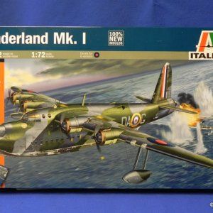 Italeri1302SunderlandMkIbox.JPG