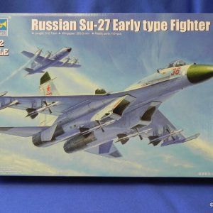 TrumpeterSu27EarlyBoxArt.JPG