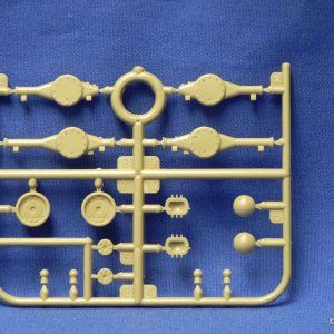 MM35106Sprue4front.JPG