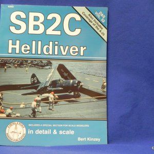 SBC2C252520Helldiver252520in252520Detail252520252526252520Scale.JPG