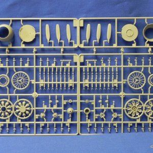 TrumpeterHu16SprueNP.JPG