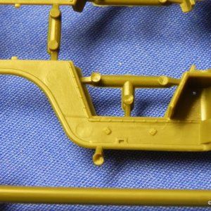 TrumpeterGAZ67BxDetails14.JPG