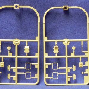 TrumpeterT90SprueS.JPG