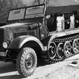 SdKfz_6_german_5ton_Halftrack_2.jpg