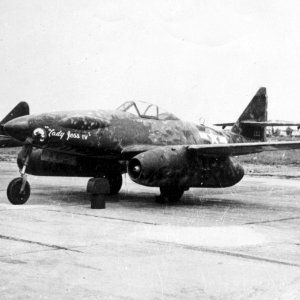 Me-262-Schwalbe-USAAF-captured-01.jpg