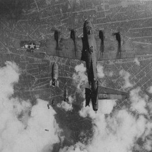 B-17__a.jpg