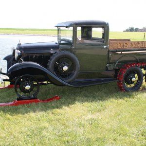 1930-Ford-Snowmobile-3.jpg