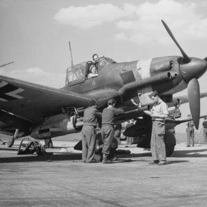 Junkers_Ju_87_G_tank_buster1945.jpg