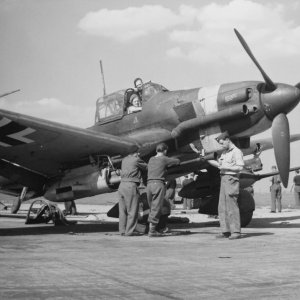 Junkers_Ju_87_G_tank_buster1945.jpg