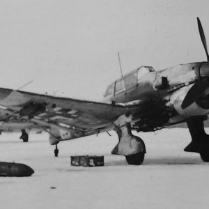 Junkers_Ju_87_winter_russia.jpg