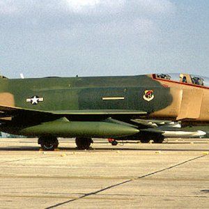 McDonnell_Douglas_RF-4C-44-MC_Phantom_69-0376_91st_TRS.jpg