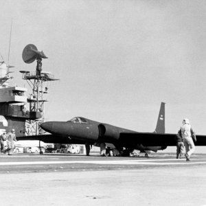 USS_America_28CV-6629_with_a_U-2.jpg