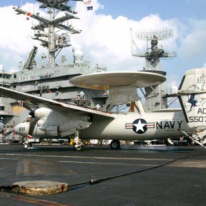 US_Navy_E-2C_Hawkeye_carrier_landing_fuselage_detail.jpg