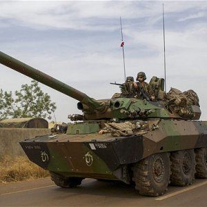 French-tanks-Mali_2473196b.jpg