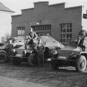 SdKfz221_007_early_v2.jpg