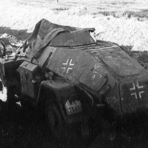 Sdkfz221_019_24thpzd_WWII_v2.jpg