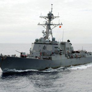 US_Navy_081001-N-2183K-075_The_guided-missile_destroyer_USS_Halsey_28DDG_9729_steams_alongside_USS_Peleliu_28LHA_529.jpg