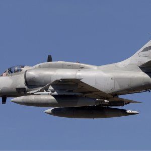 Argentina_Air_Force_McDonnell_Douglas_A-4AR_Fightinghawk_Lofting-4.jpg