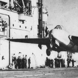 DeHavilland_Vampire_HMS_Ocean_Dec1945_NAN1_47.jpg