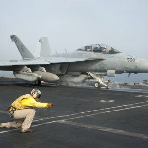 EA-18G-launch-14.jpg