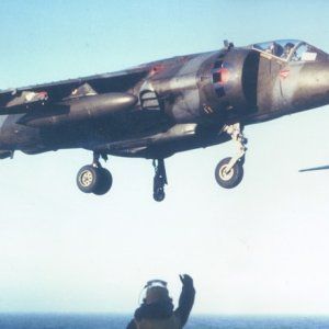 Harrier_G_R_3_landing.jpg