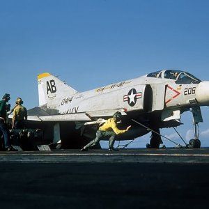 F-4B150414VF-32DODLOREZ.jpg