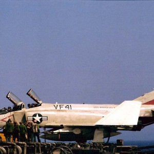 F-4J_VF-41_USS_FD_Roosevelt_1970-72.jpg