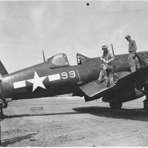 F4U-5CorsairaircraftofMAG-22onthegroundatNASOaklandCA_zpsedee1c00.jpg